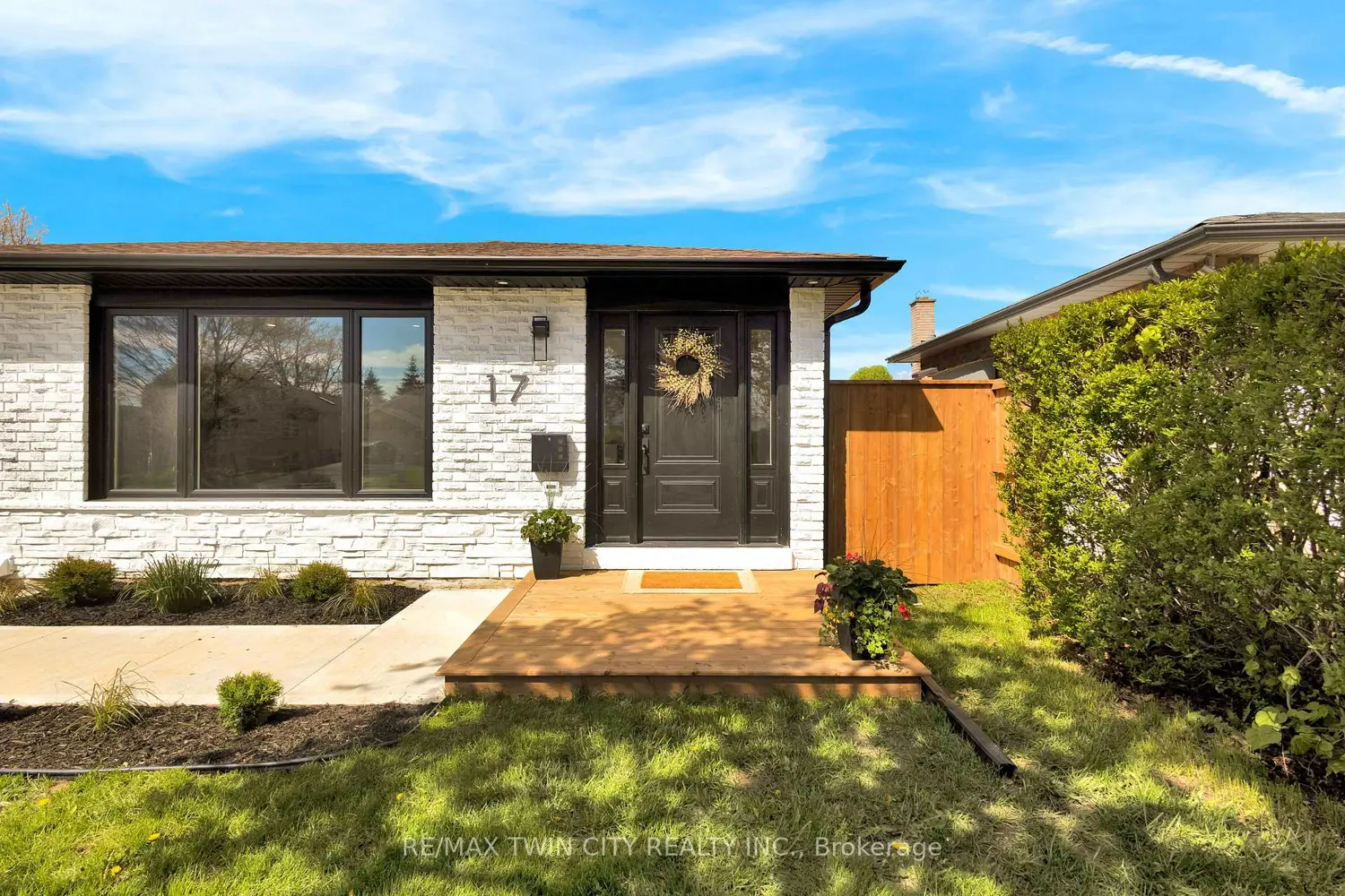 17 Northville Drive photo 2