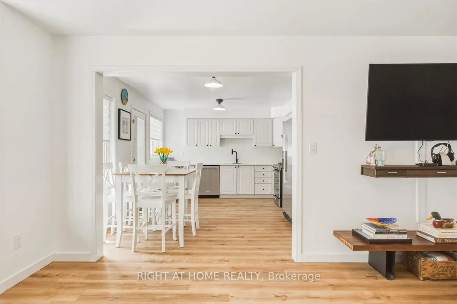 Additional image 7 of 5914 Blue Spruce Avenue