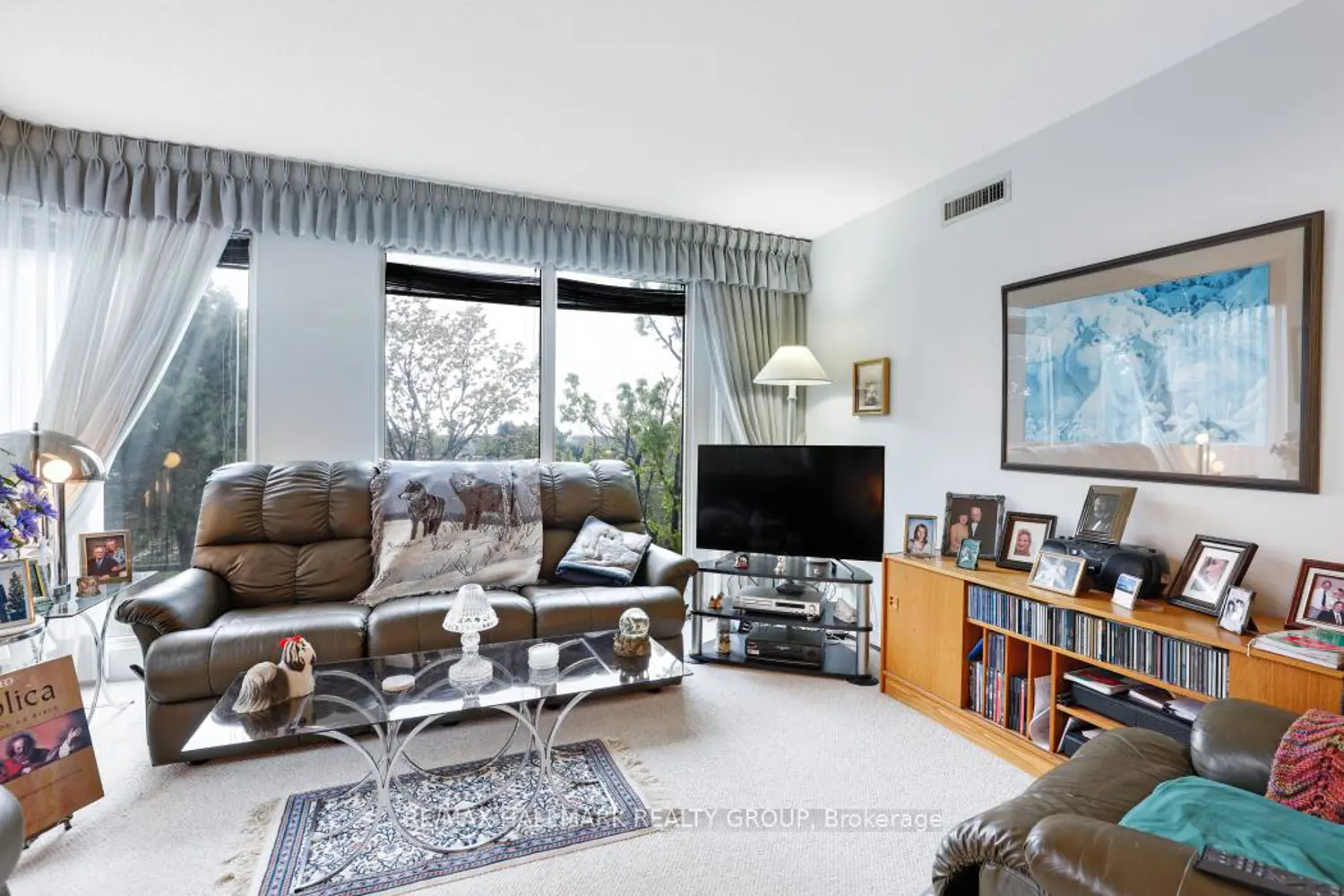545 St Laurent Boulevard 207 photo 4