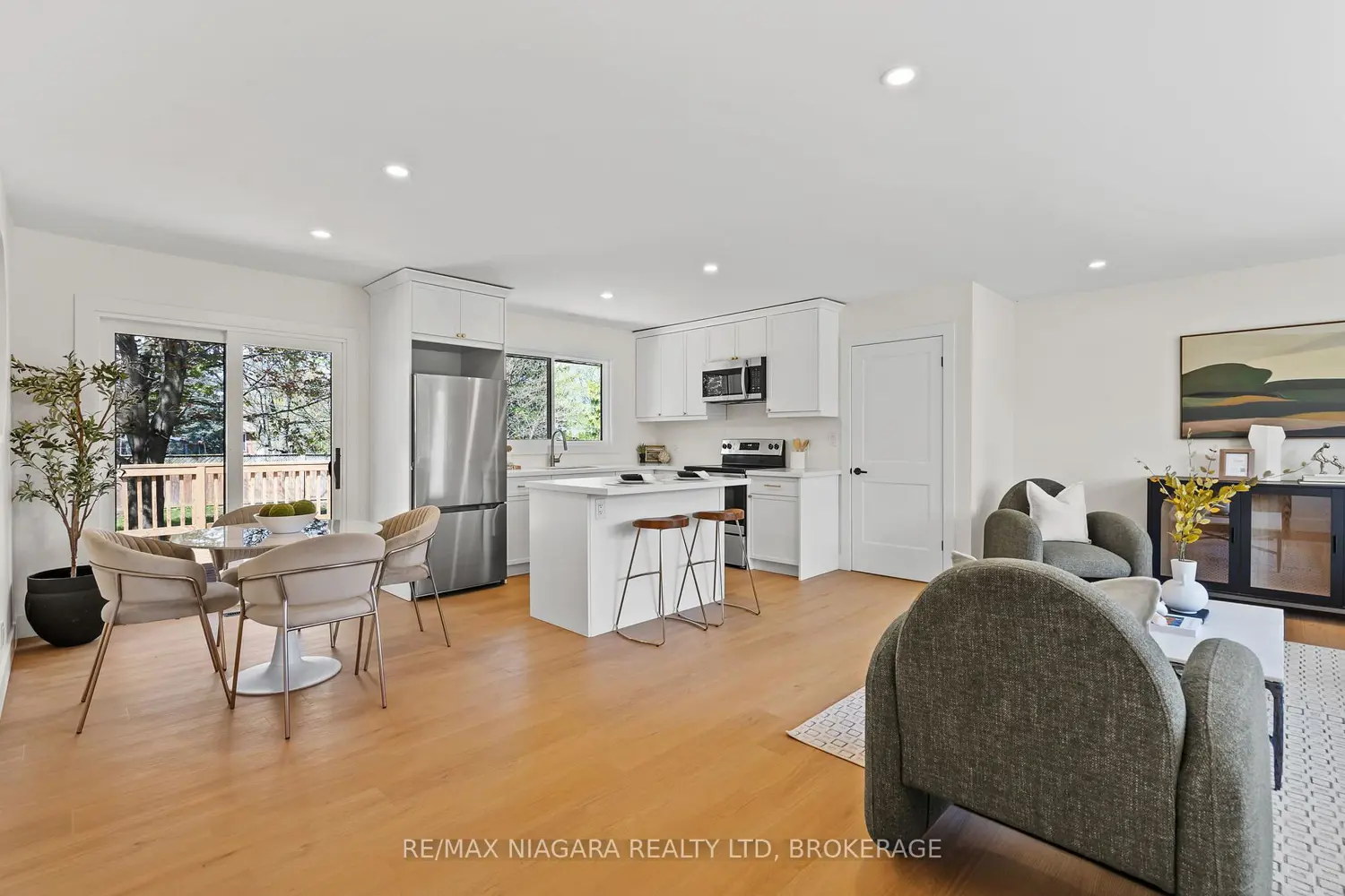 Additional image 2 of 3555 Gainsborough Avenue