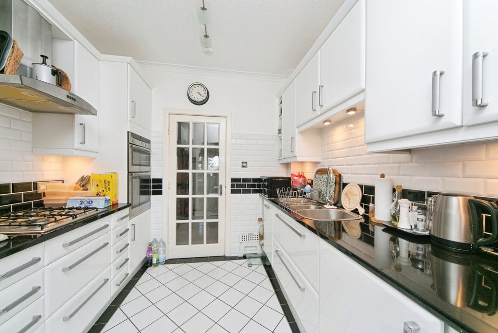 Additional image 8 of 2 bed flat for saleEverard Road, Rhos On Sea, Colwyn Bay, Conwy LL28