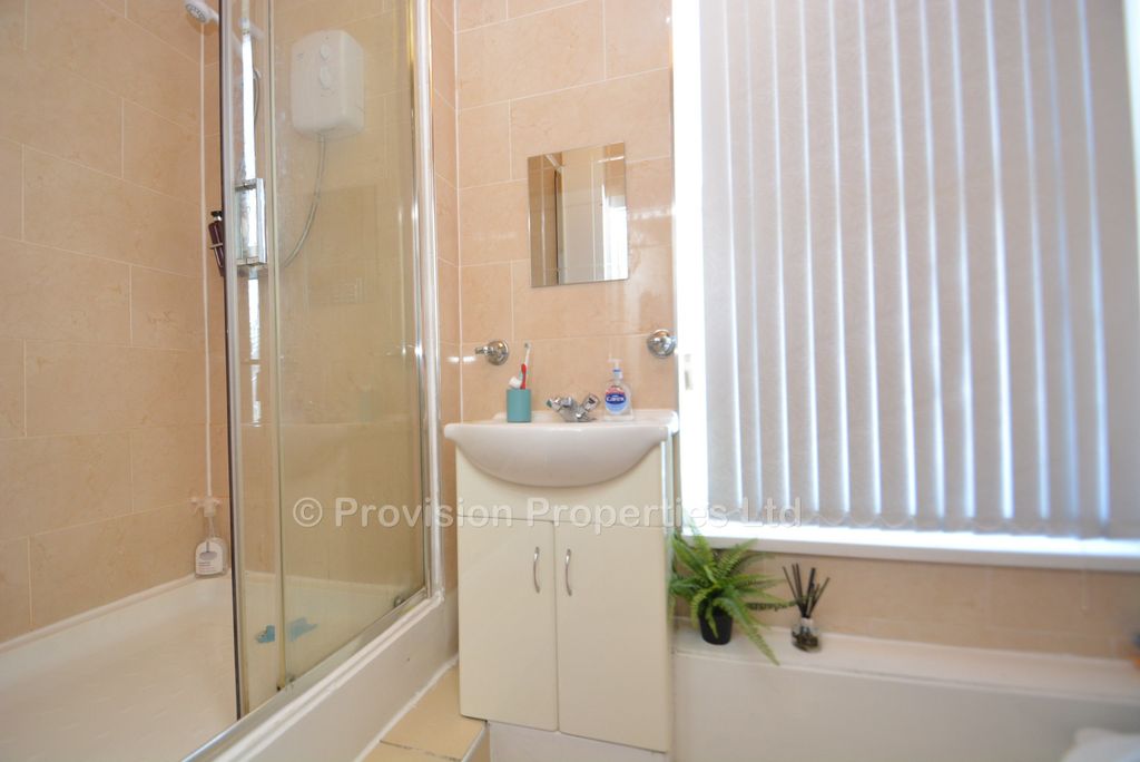 Additional image 15 of 6 bed terraced house to rentEbor Place, Hyde Park, Leeds LS6