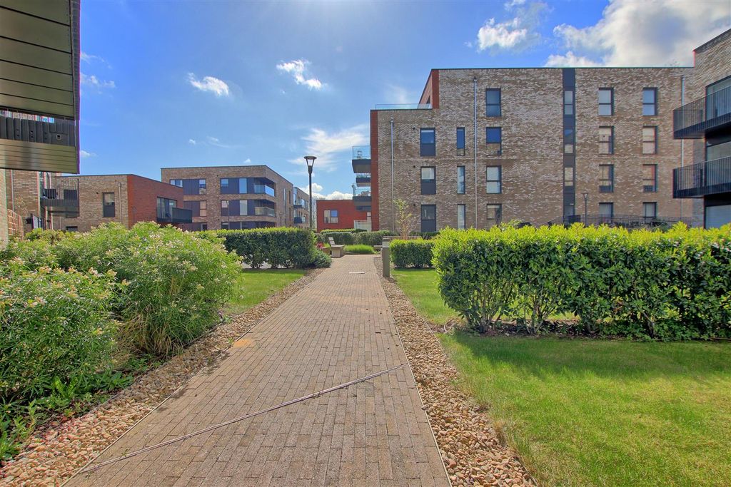 Additional image 12 of 2 bed flat for saleHering Road, Trumpington, Cambridge CB2
