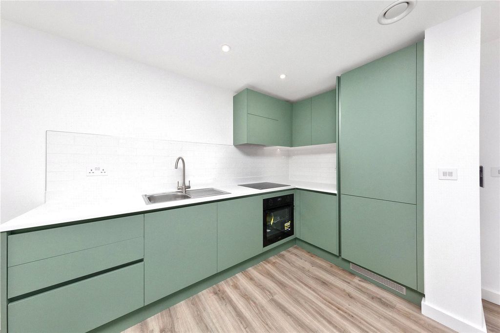 Additional image 6 of 2 bed flat to rentViva Court, Kimpton Road, Luton LU2