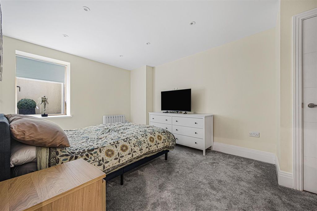 Additional image 9 of 2 bed flat for saleMarlow House, Marlow Road, Maidenhead SL6