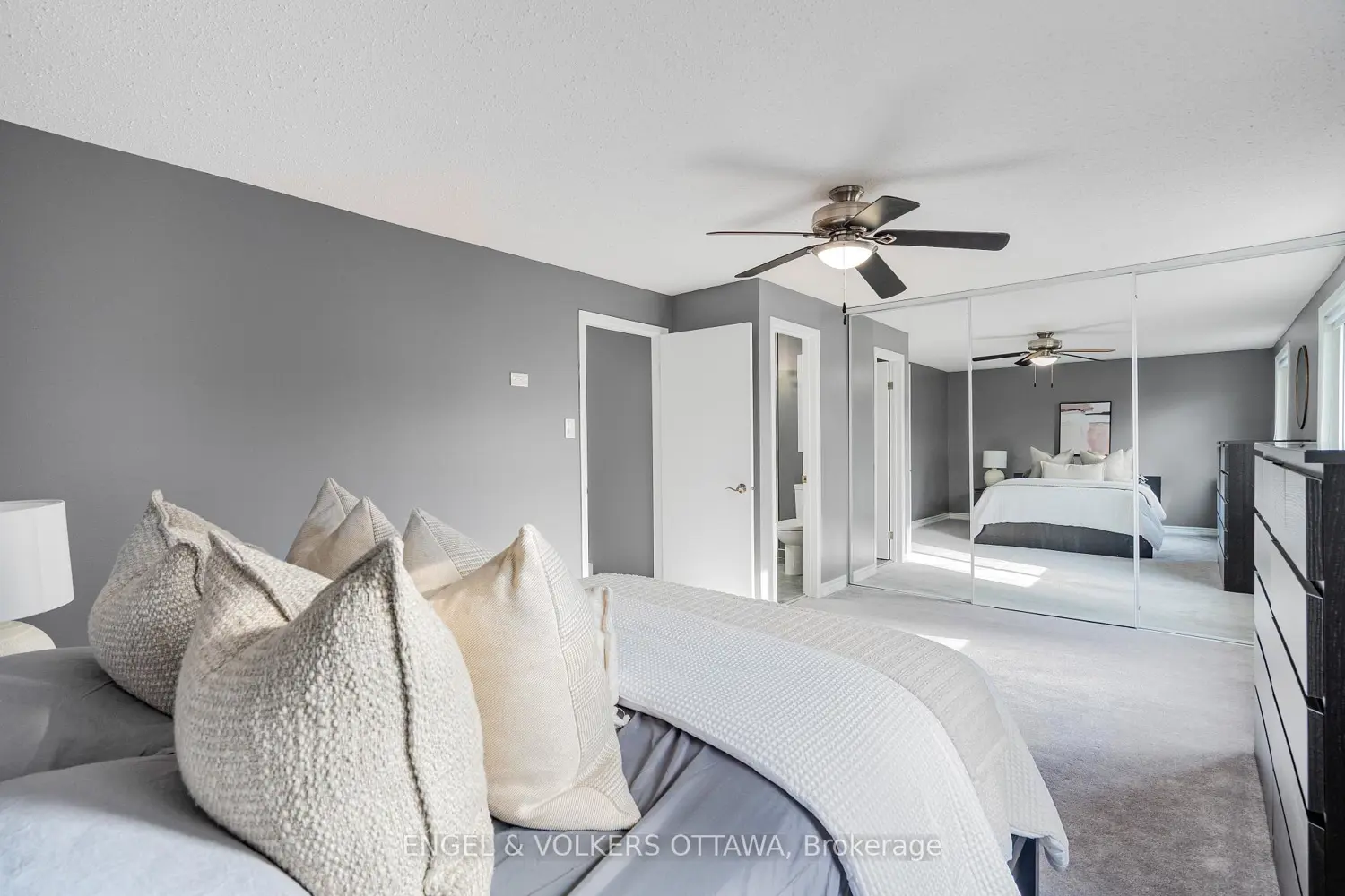 1152 Des Forets Avenue photo 4