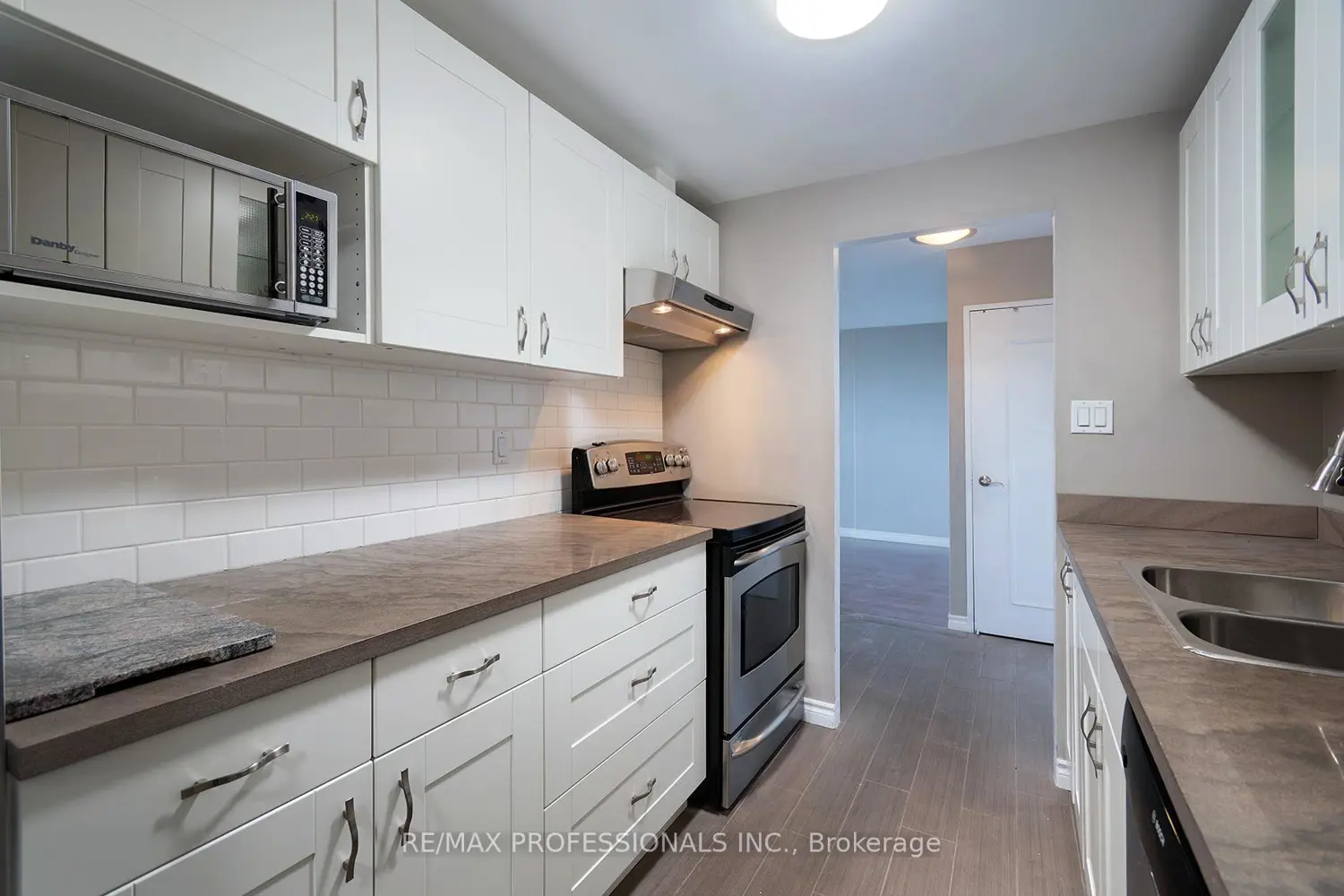 Additional image 10 of 812 Burnhamthorpe Road 1504