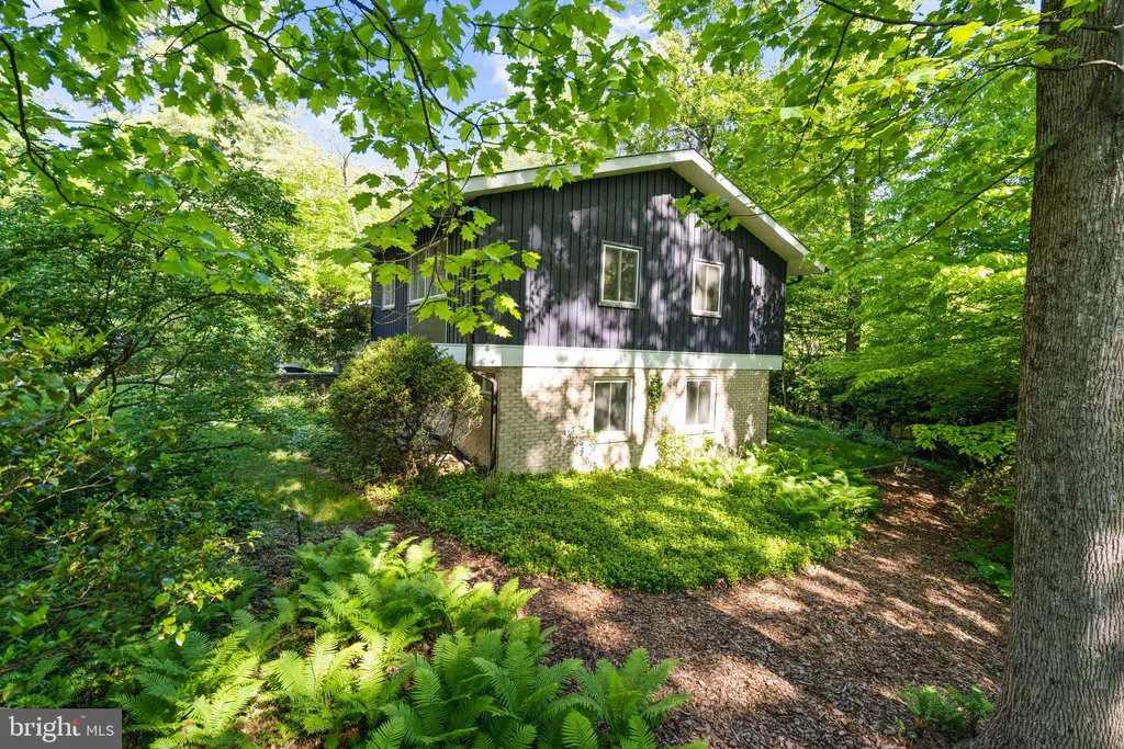 Additional image 5 of 8034 Park Overlook Drive, Bethesda, MD 20817