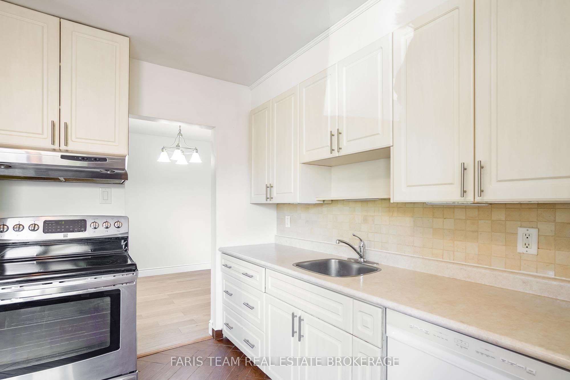 Additional image 5 of 71 Harrison Drive, Newmarket, ON, L3Y 4P3