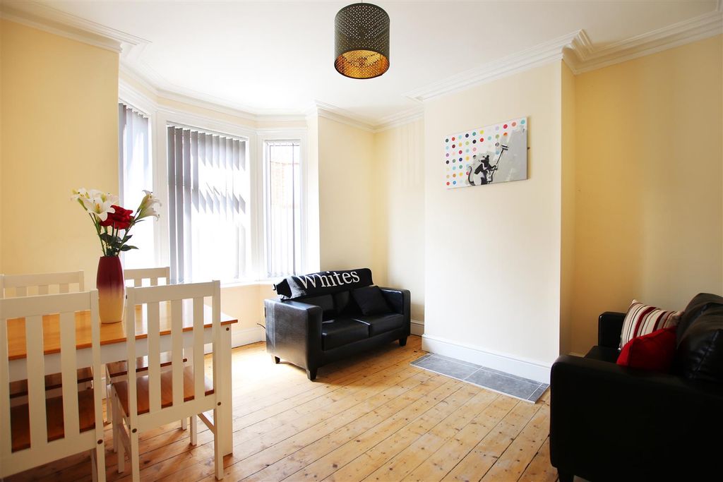 Additional image 2 of 4 bed terraced house to rentWhitworth Road, Northampton NN1