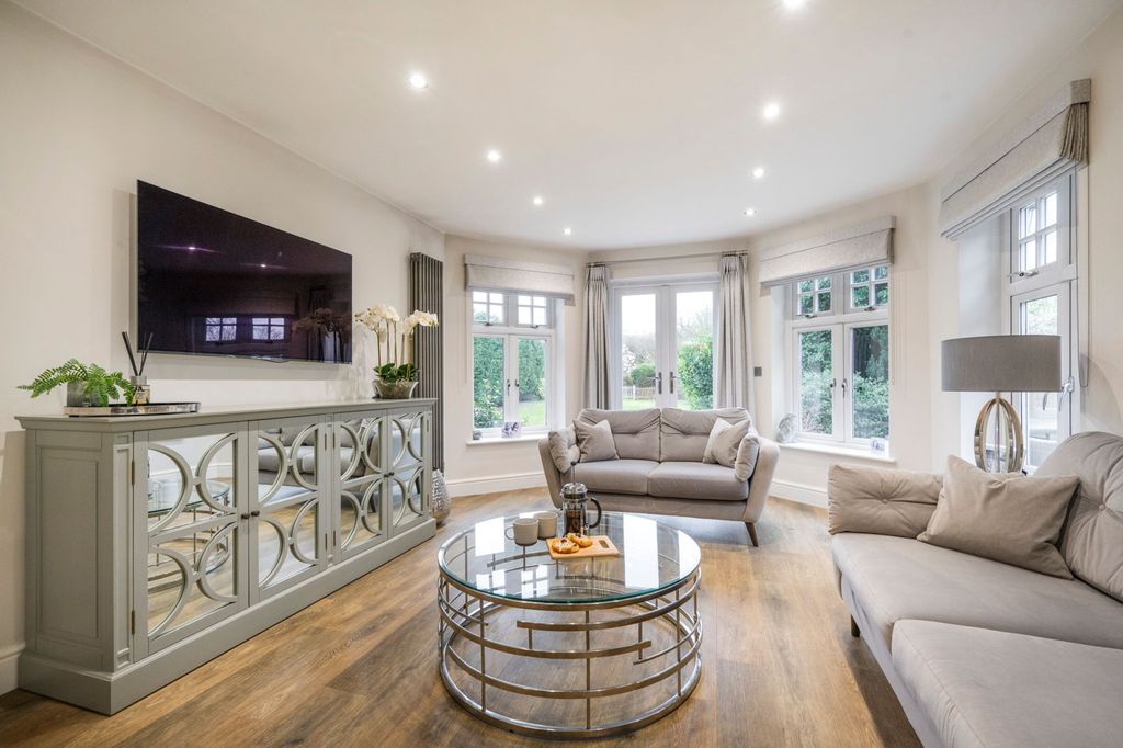 Additional image 4 of 5 bed detached house for saleFinchampstead Road, Wokingham RG41