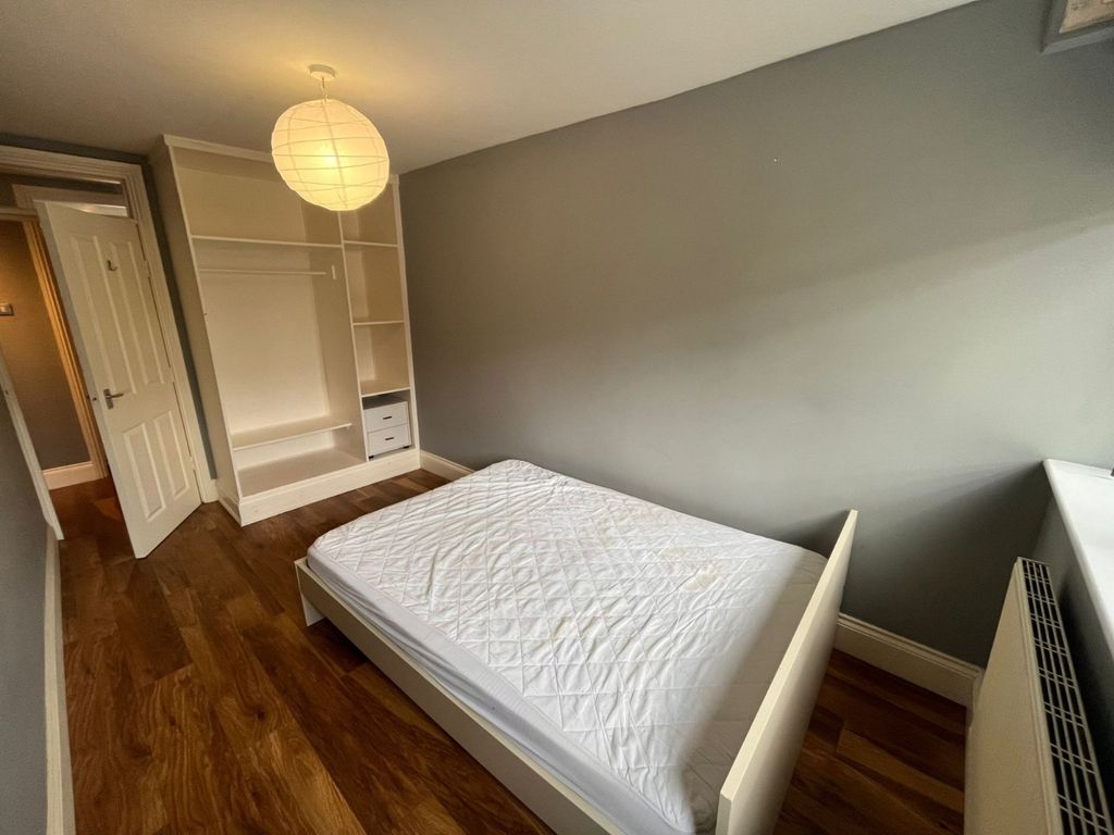 Additional image 7 of 2 bed flat to rentCardigan Road, Headingley, Leeds LS6