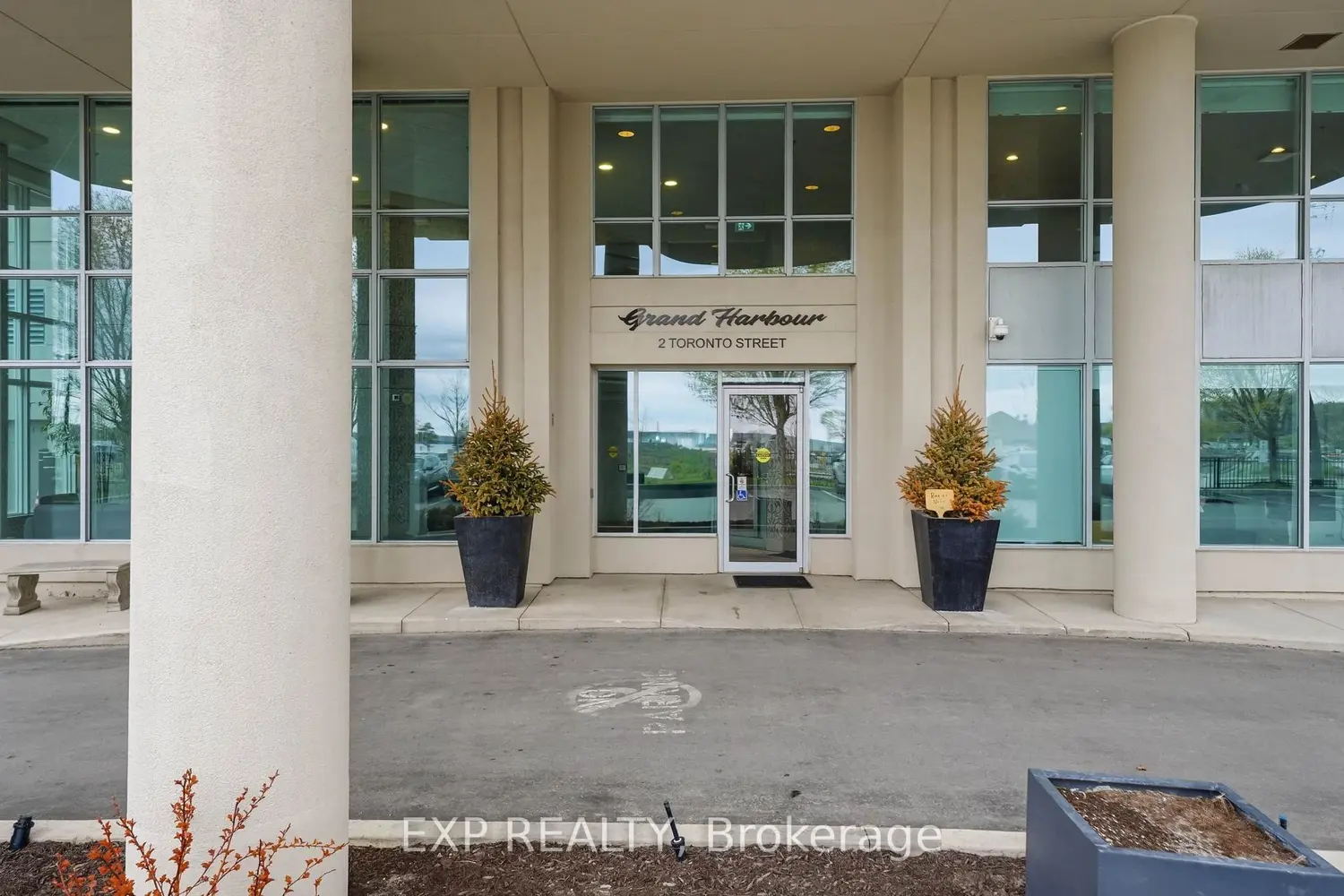 2 Toronto Street 905