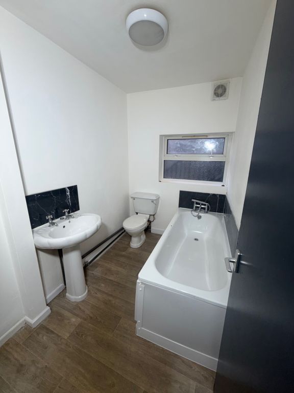 Additional image 5 of 1 bed flat to rentHolton Road, Barry CF63