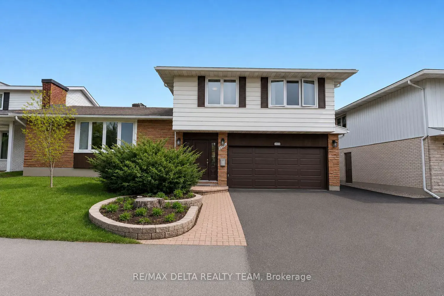 2350 Georgina Drive photo 2