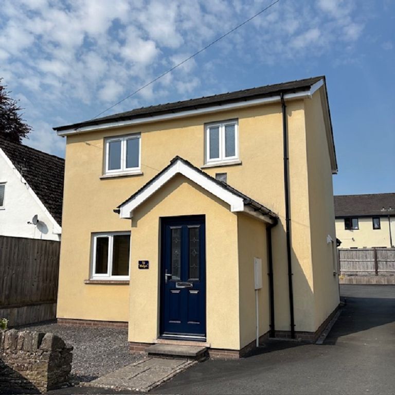 3 bed detached house to rentFfrwdgrech Road, Brecon, Powys. LD3