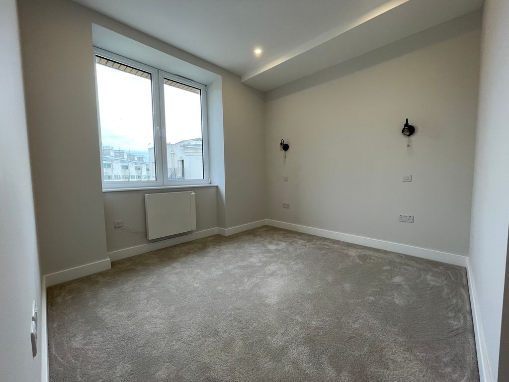 Additional image 3 of 2 bed flat to rentCarlton Crescent, Southampton SO15