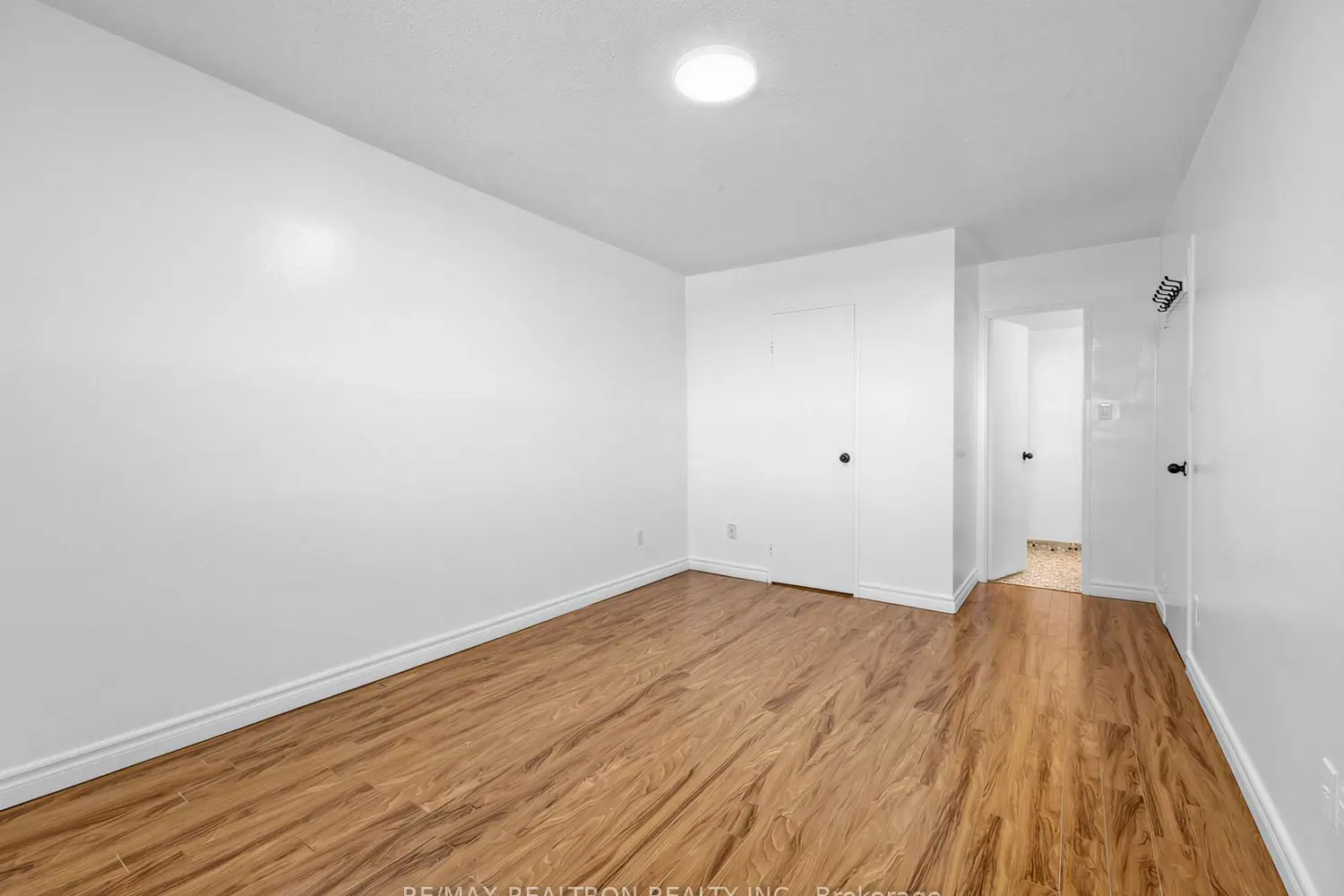 Additional image 14 of 180 Markham Road 501