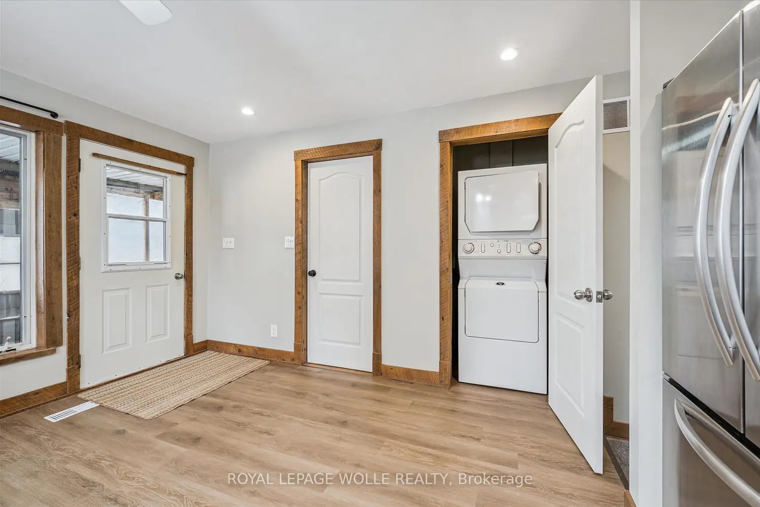 Additional image 10 of 8946 Wellington Road 16