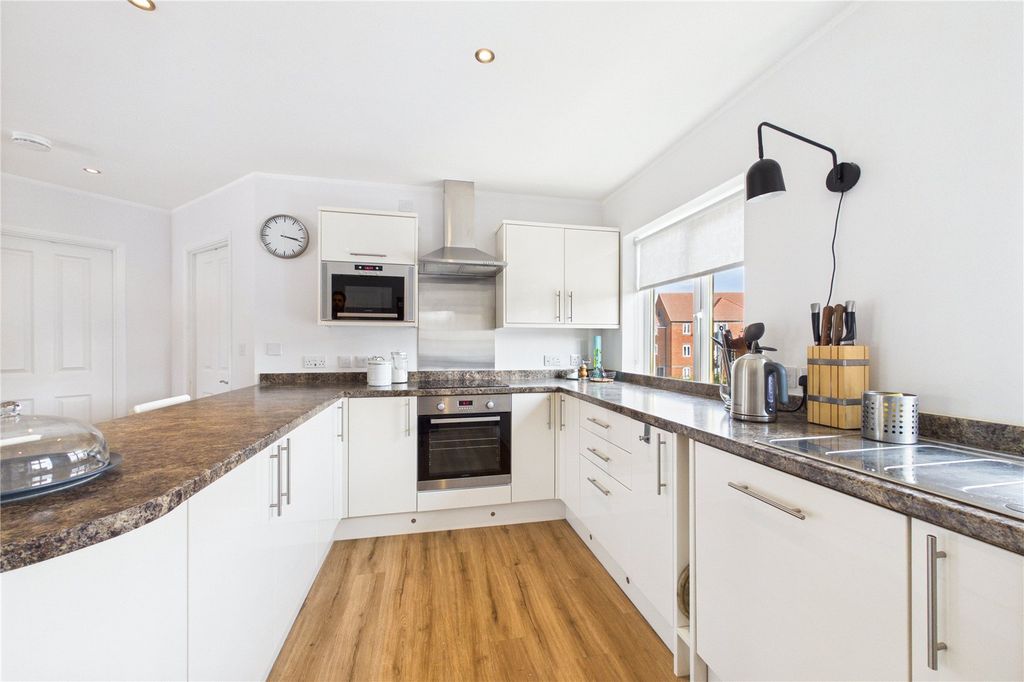 Additional image 7 of 2 bed flat to rentMill Lane, Newbury, Berkshire RG14