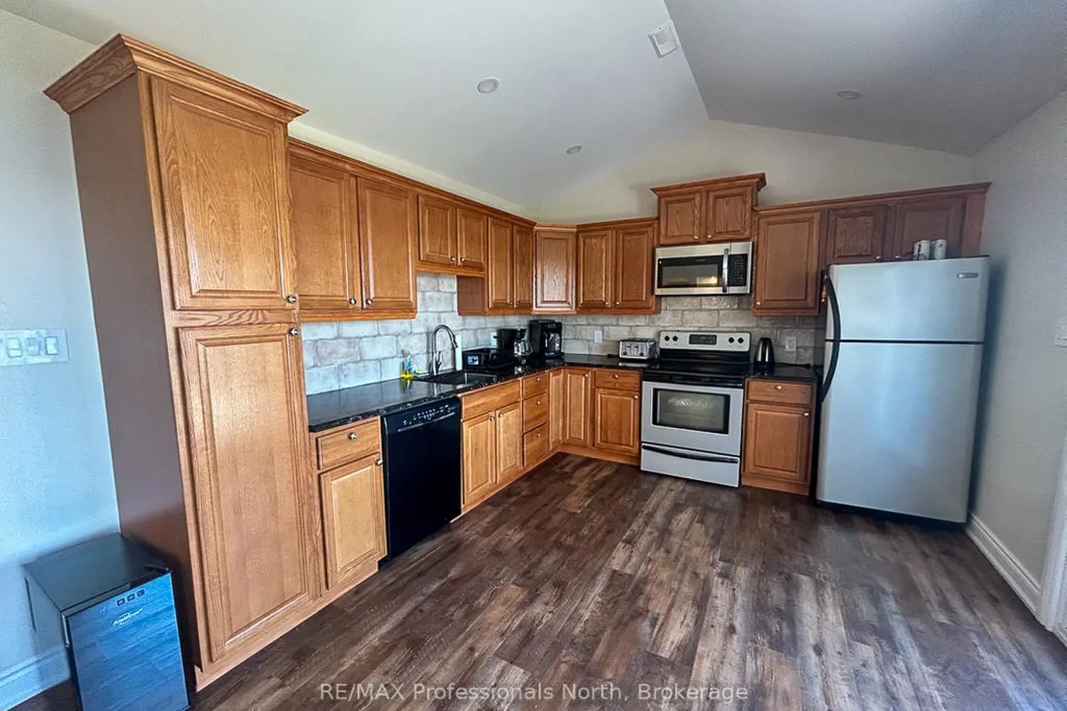 Additional image 3 of 652 Robel Drive