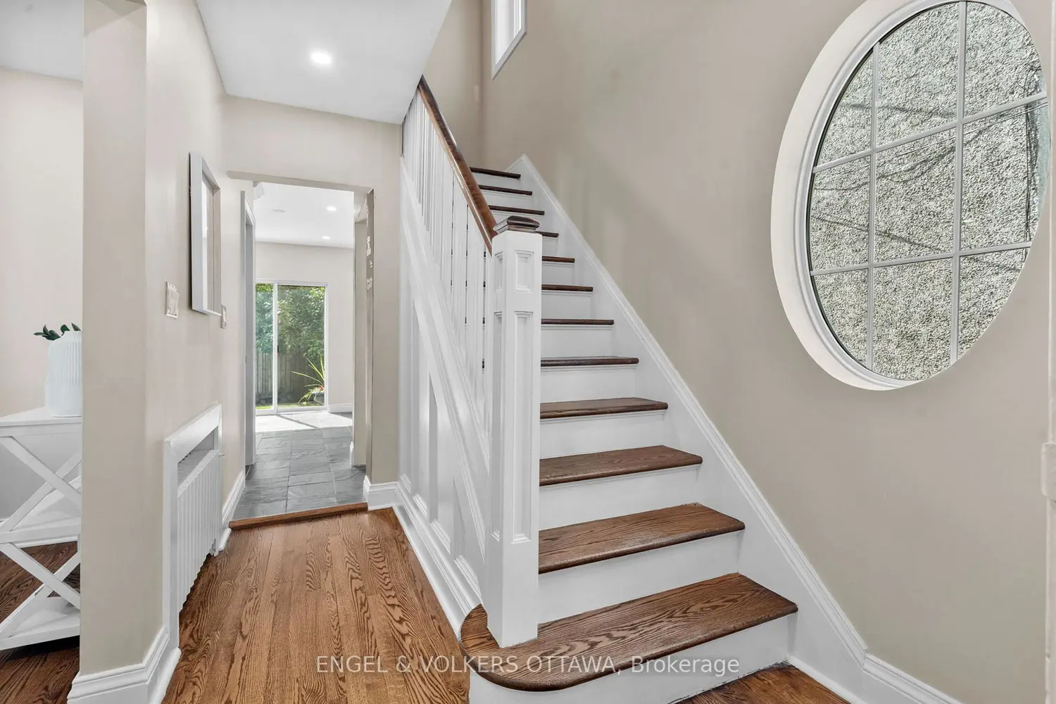14 Cameron Avenue photo 3