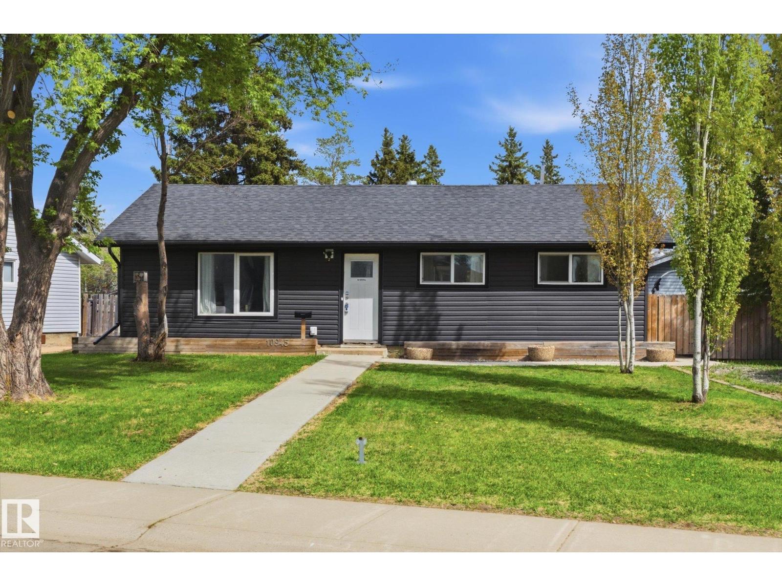 10945 164 Street NW, Edmonton, AB, T5P3S2