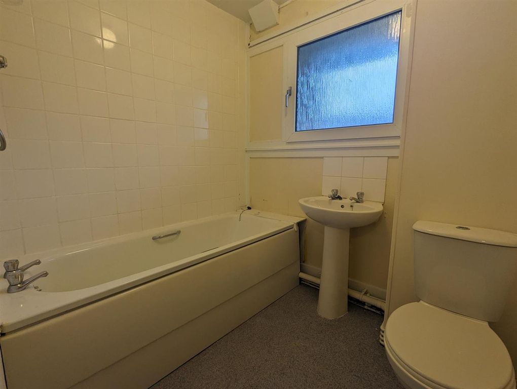 Additional image 10 of 2 bed flat to rentSiskin Close, Haverfordwest SA61