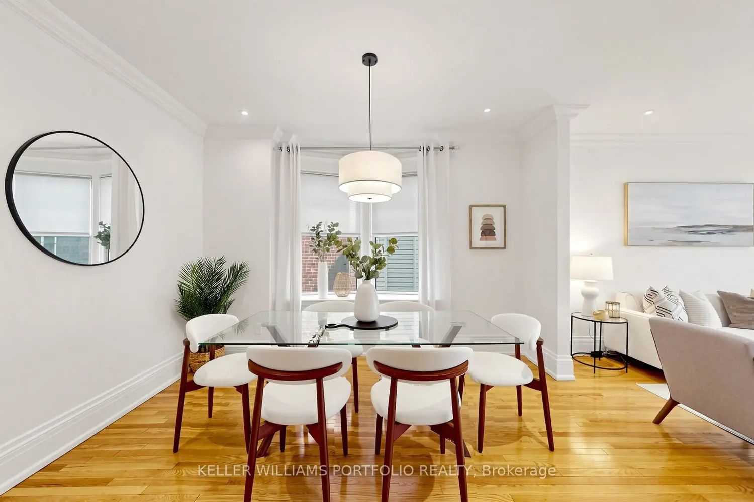 122 Bertmount Avenue photo 2