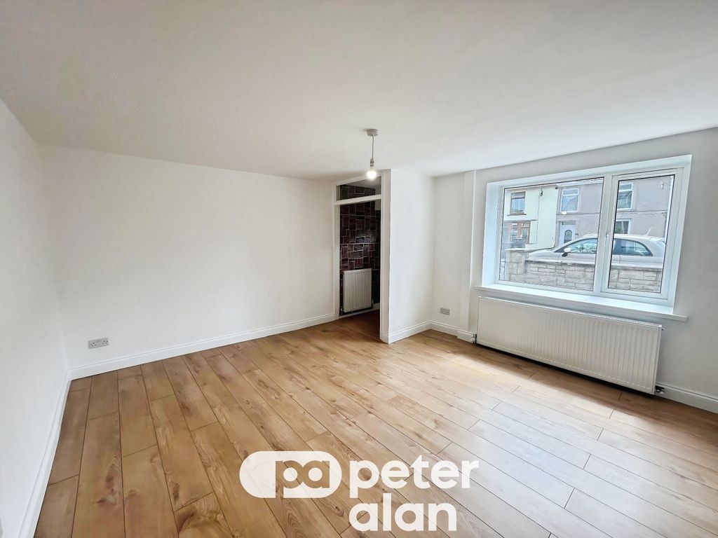 Additional image 2 of 3 bed end terrace house to rentHigh Street, Bridgend CF33