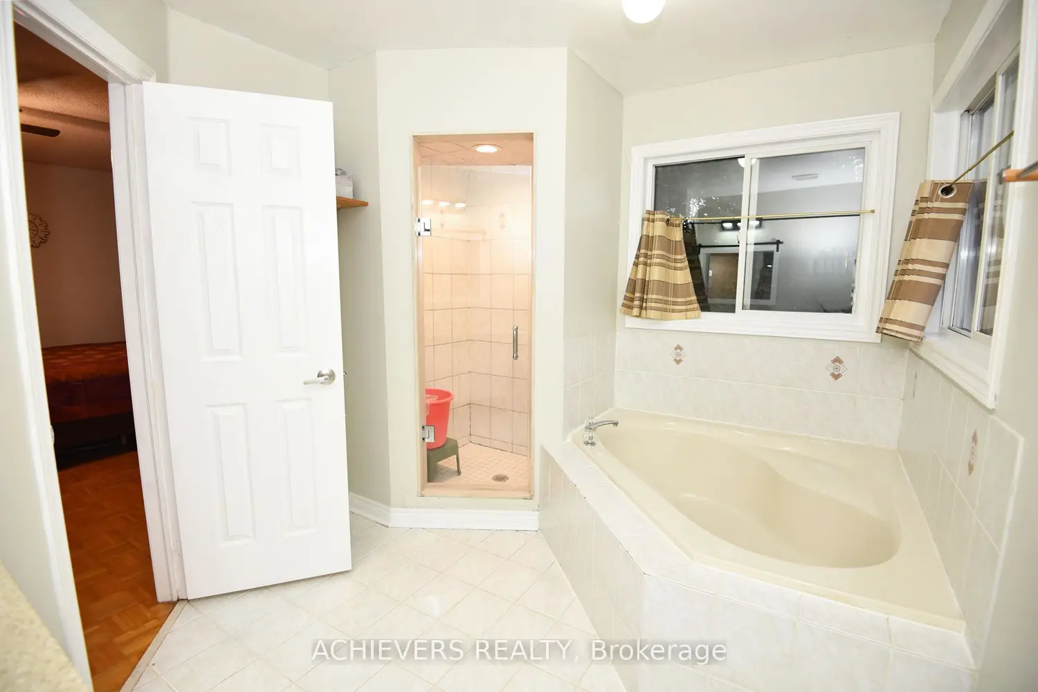 Additional image 10 of 521 Navigator Drive