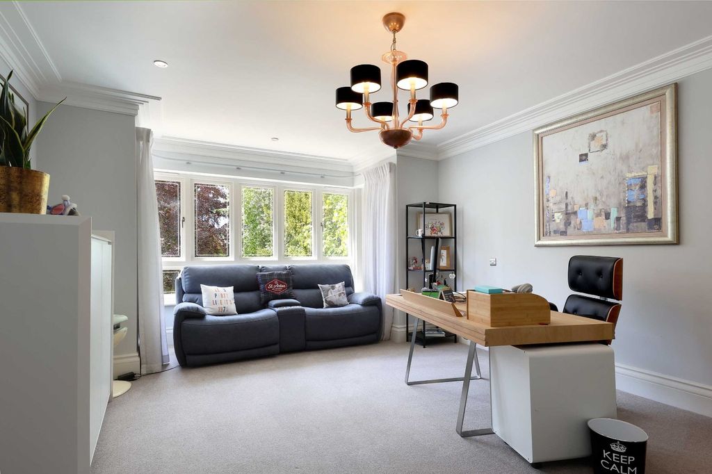 Additional image 22 of 6 bed detached house for salePenn Road, Beaconsfield, Buckinghamshire HP9