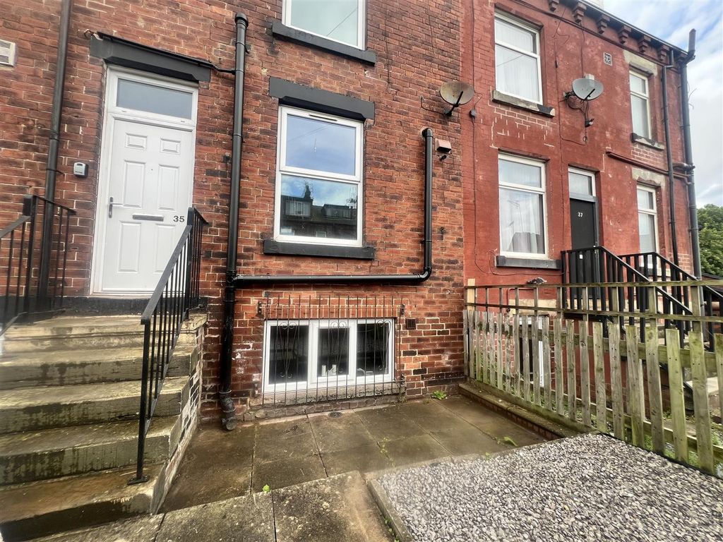 2 bed terraced house to rentArthington Grove, Leeds LS10