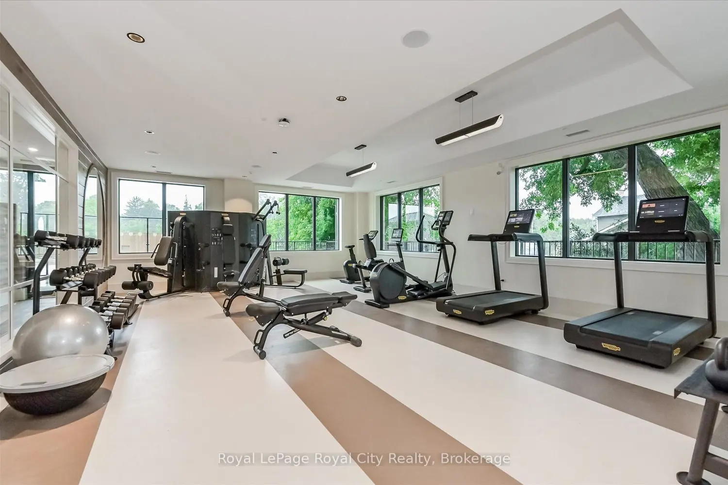 Additional image 13 of 6523 Wellington Road 7 409
