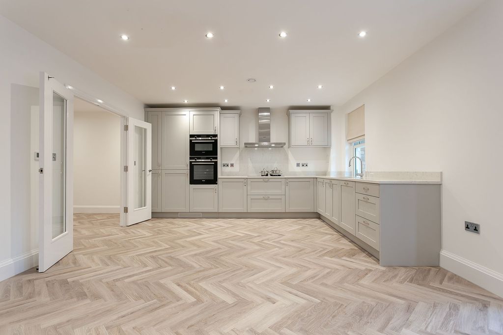 Additional image 2 of 2 bed flat to rentThe Oval, Harrogate HG2