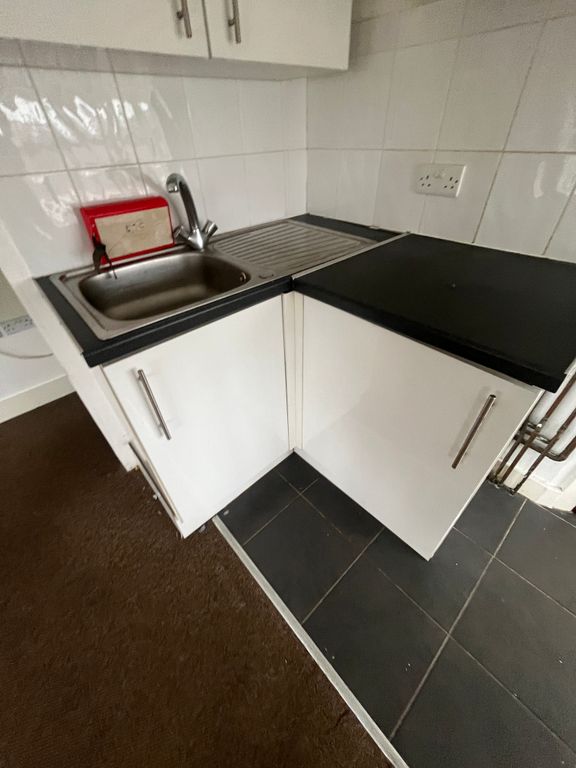 Additional image 4 of Studio to rentLondon Road, Neath SA11