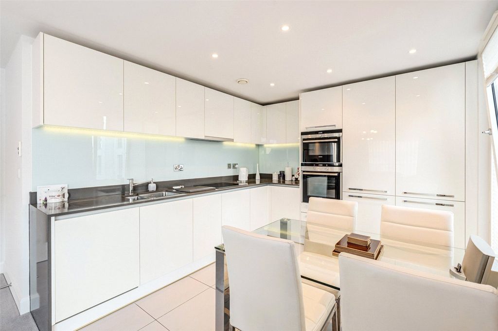 Additional image 3 of 2 bed flat to rentMarine Parade, Worthing, West Sussex BN11