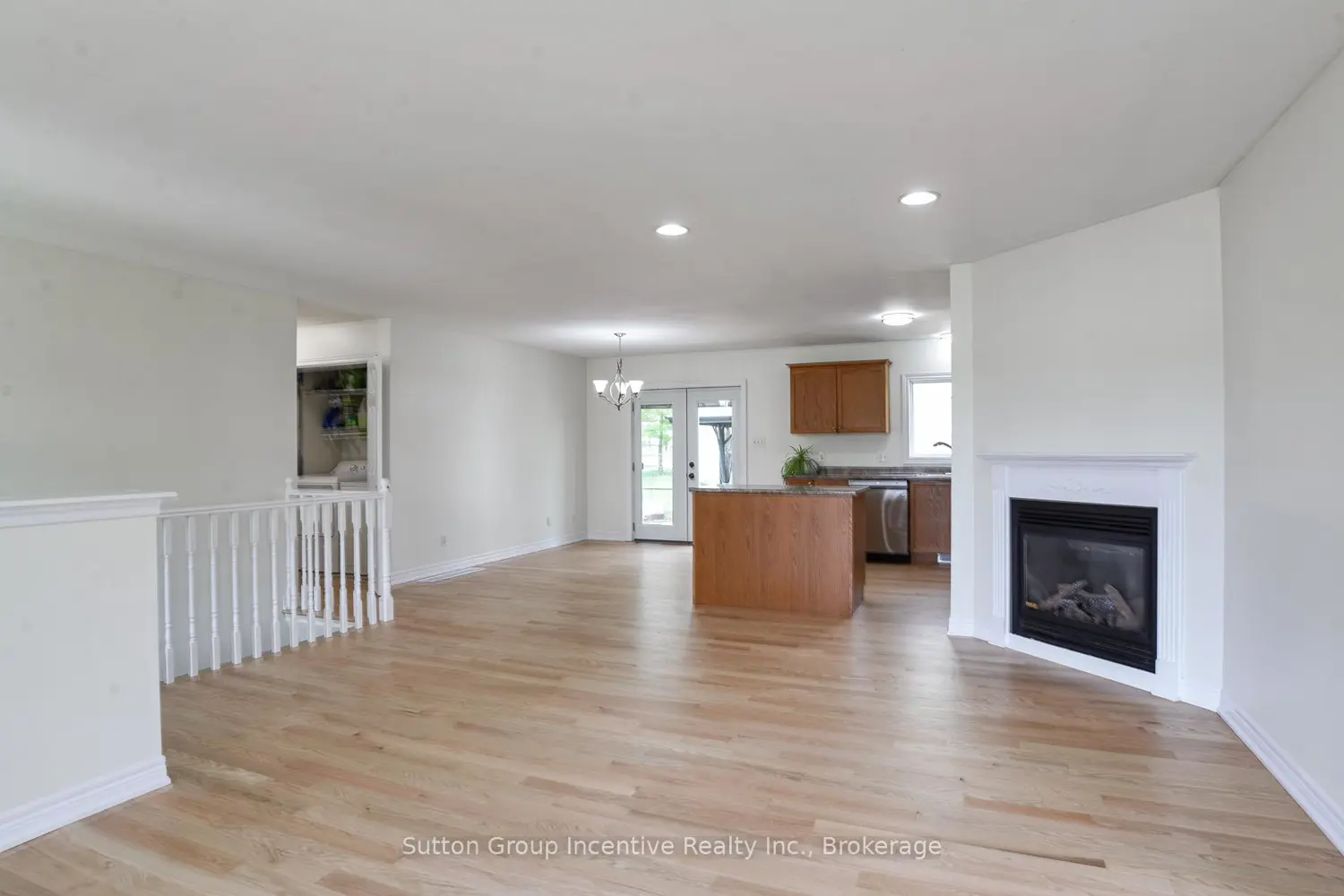Additional image 6 of 391 Grenville Avenue