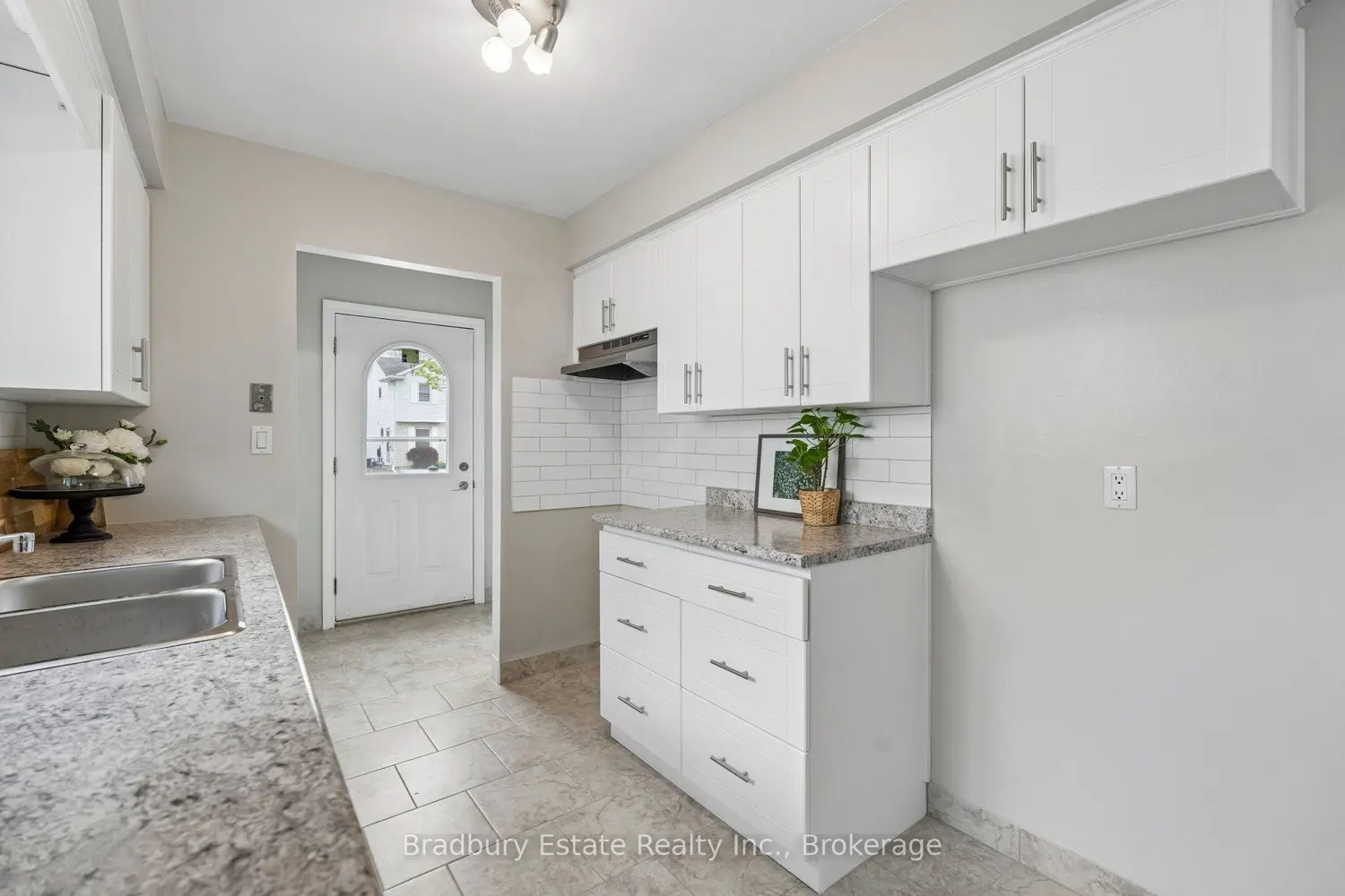 31 Mayfair Drive