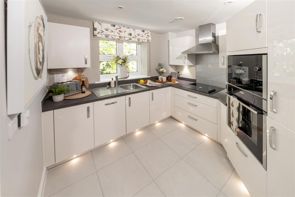 Additional image 3 of 1 bed property to rentRutherford House Marple Lane, Buckinghamshire SL9