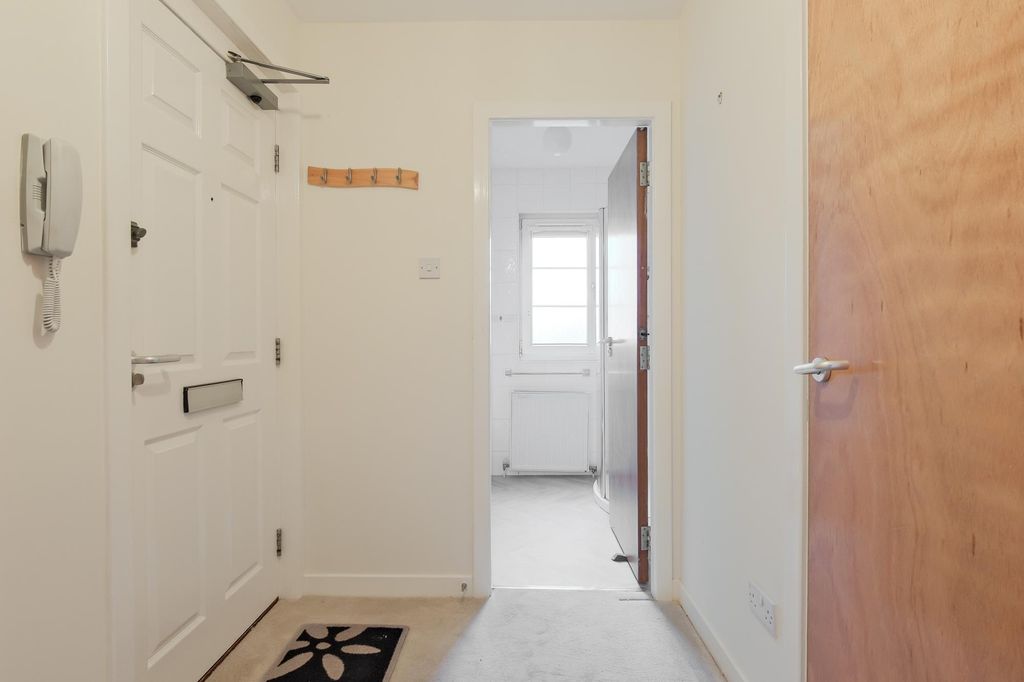 Additional image 11 of 2 bed flat to rent37/3, Market Road, Carluke ML8