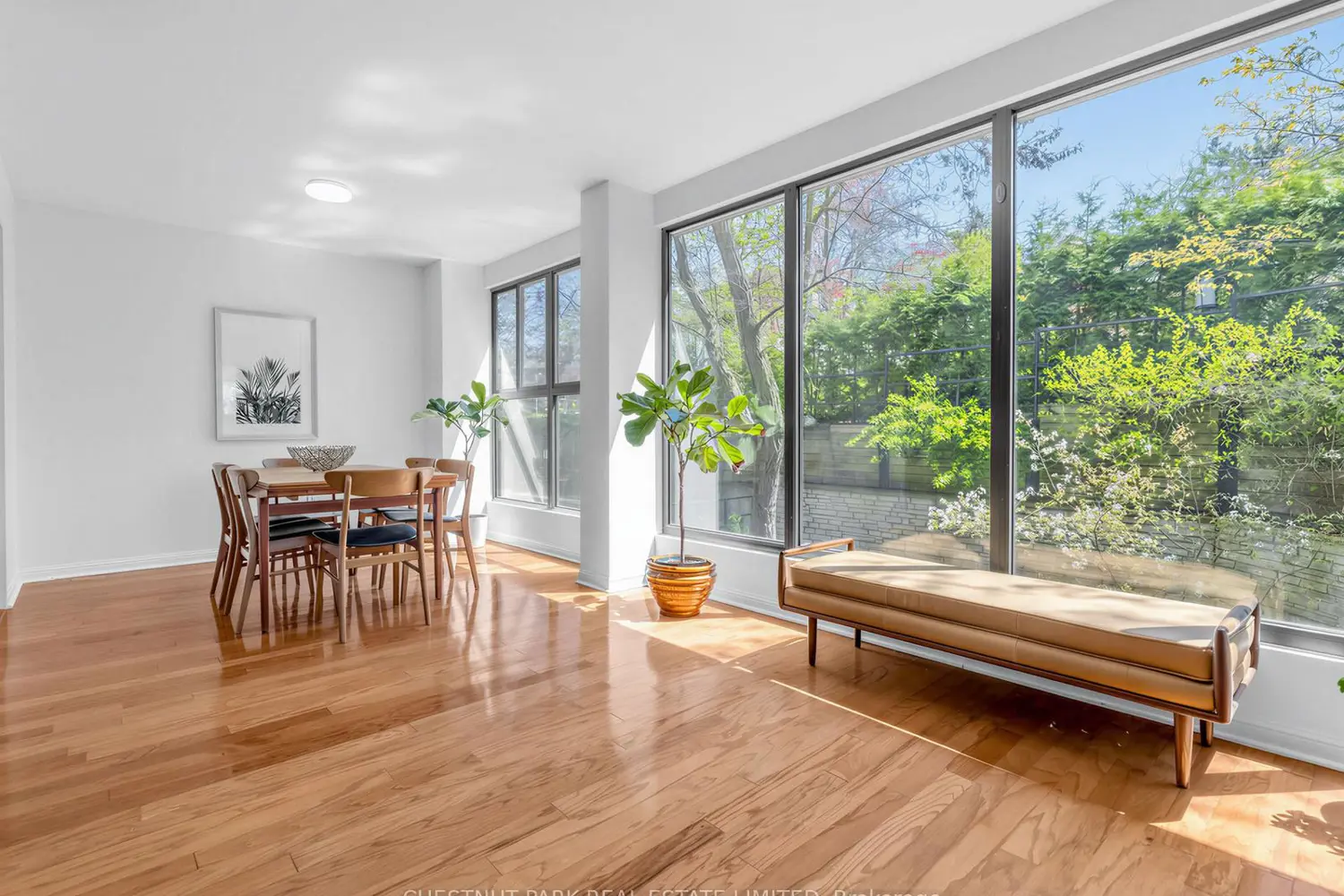 Additional image 7 of 2545 Bloor Street 202
