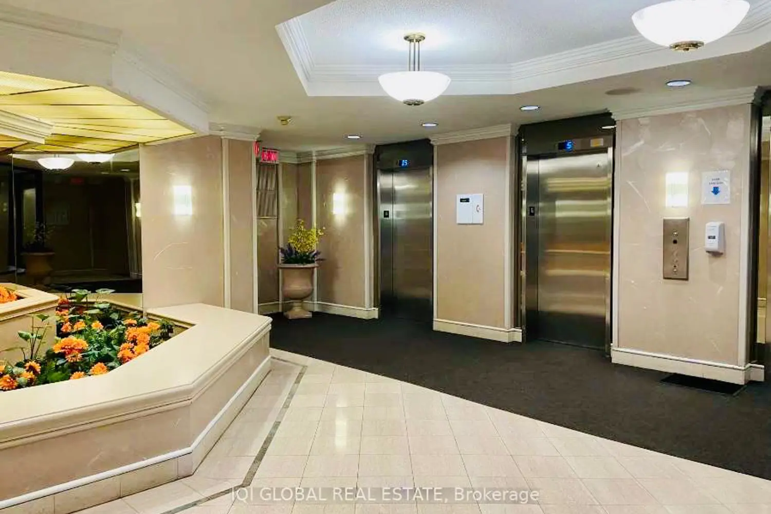 75 Bamburgh Circle 1615 photo 3