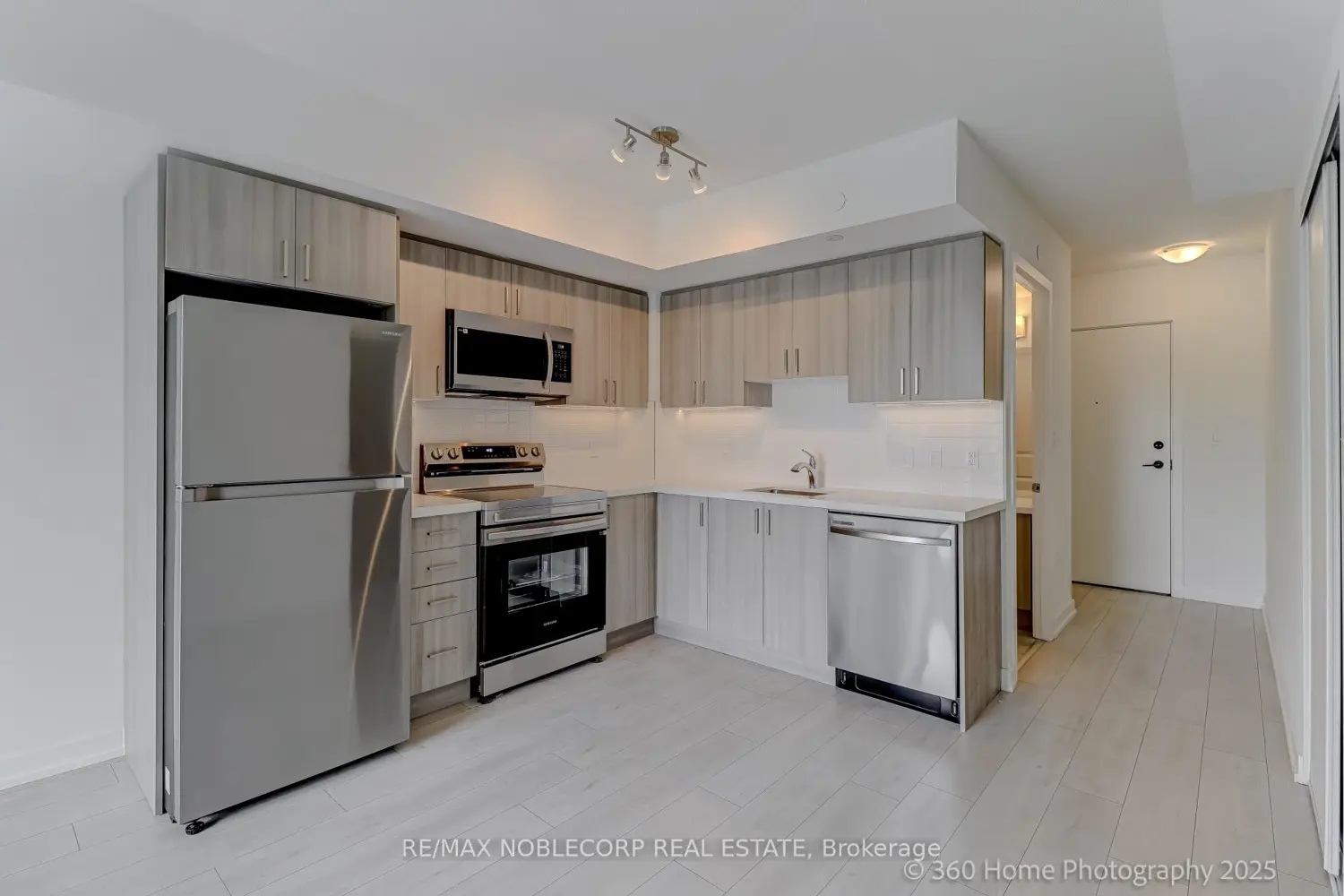 556 Marlee Avenue 508 photo 4