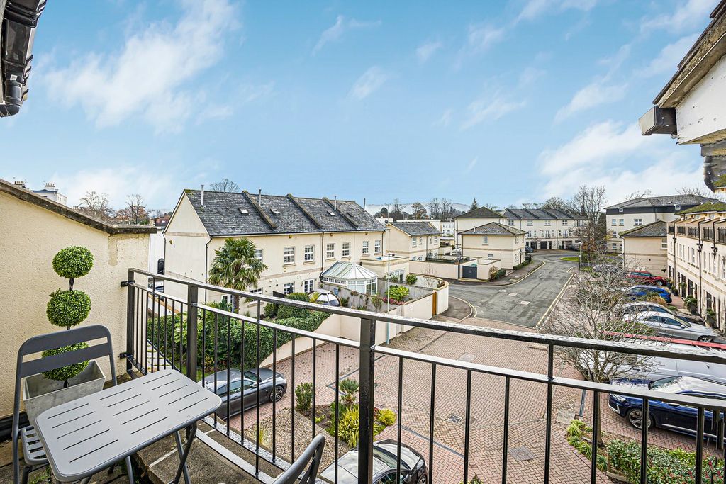 Additional image 5 of 2 bed flat for saleSandford Park Place, Cheltenham GL52