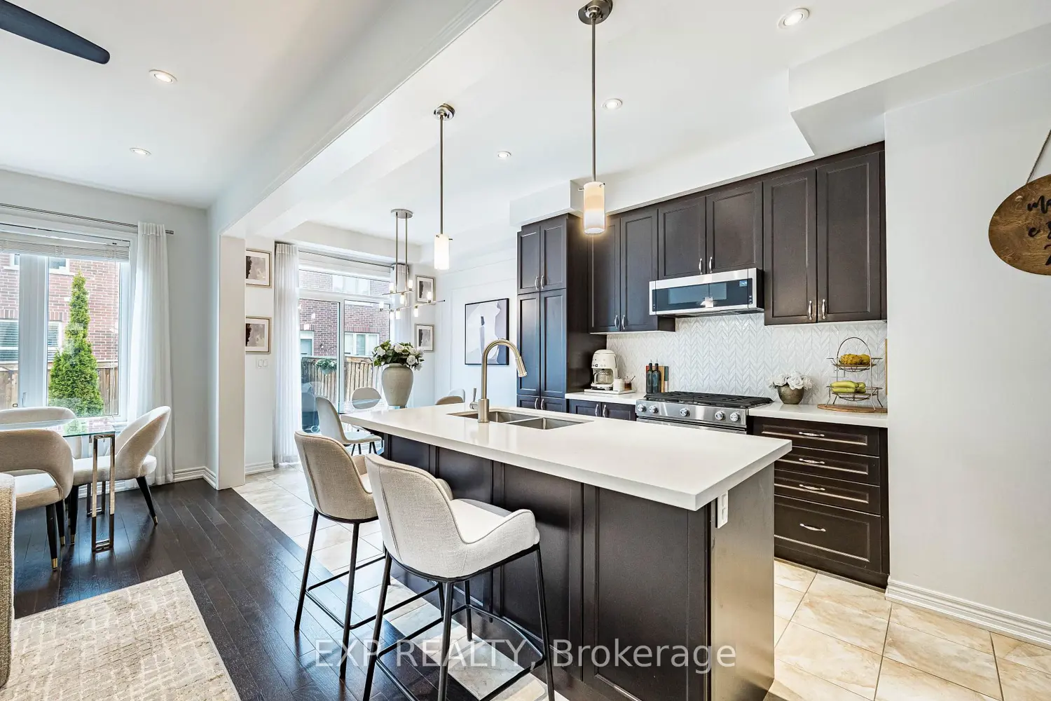1445 Bews Landing photo 2