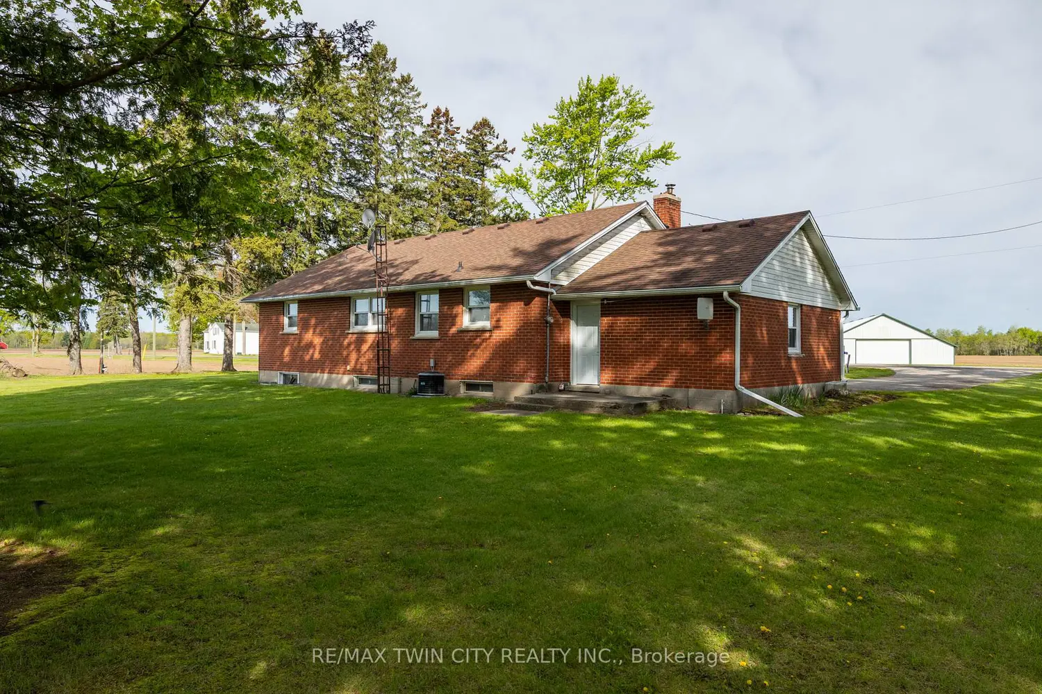 522 Ellis Avenue photo 5