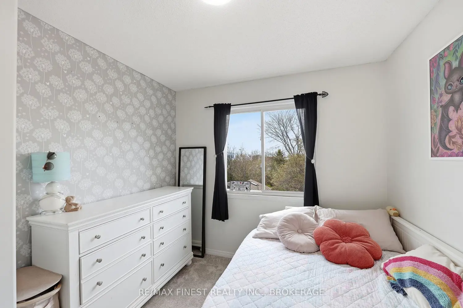 Additional image 14 of 976 Bluffwood Avenue