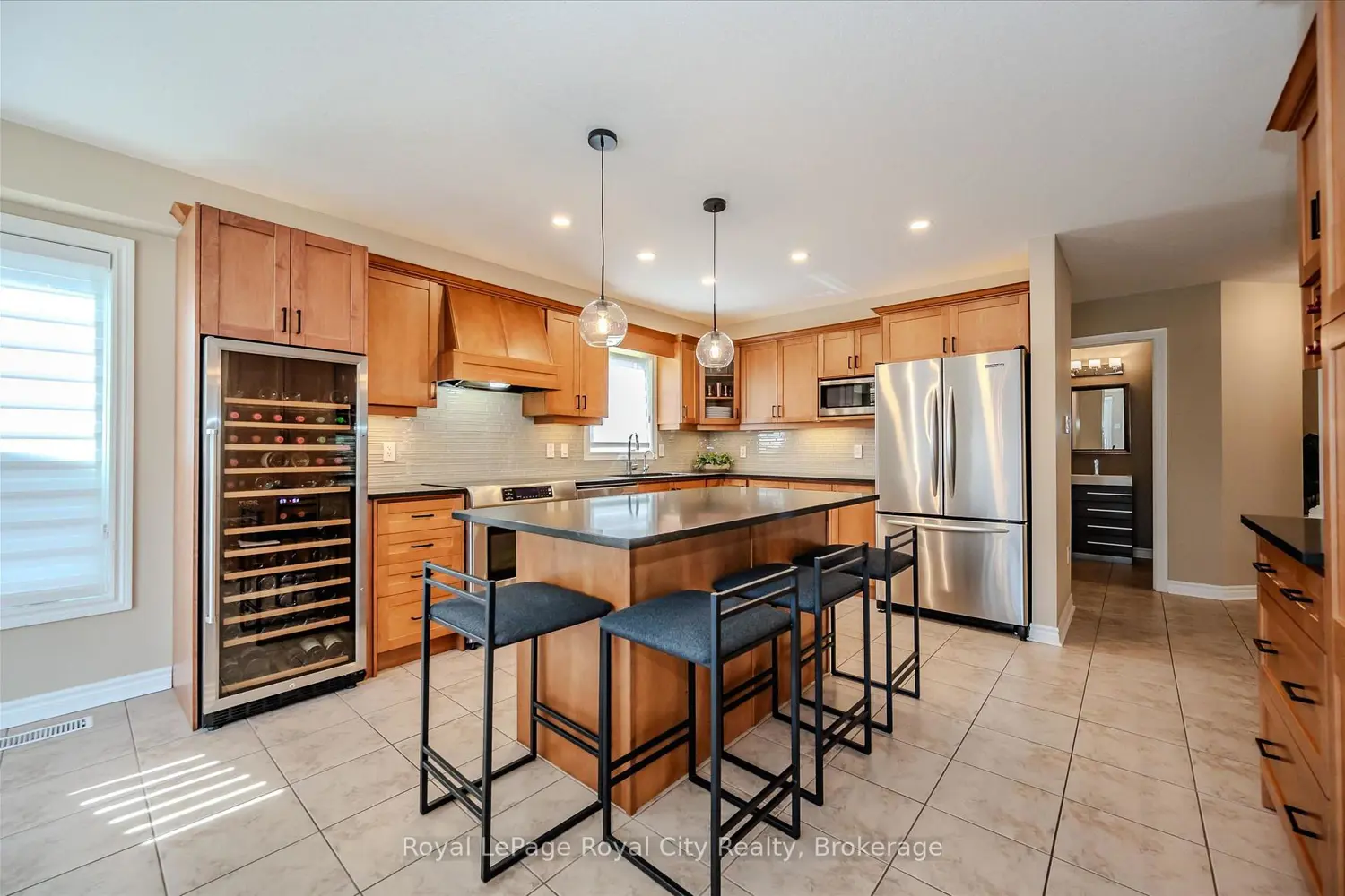 16 Hall Avenue photo 5