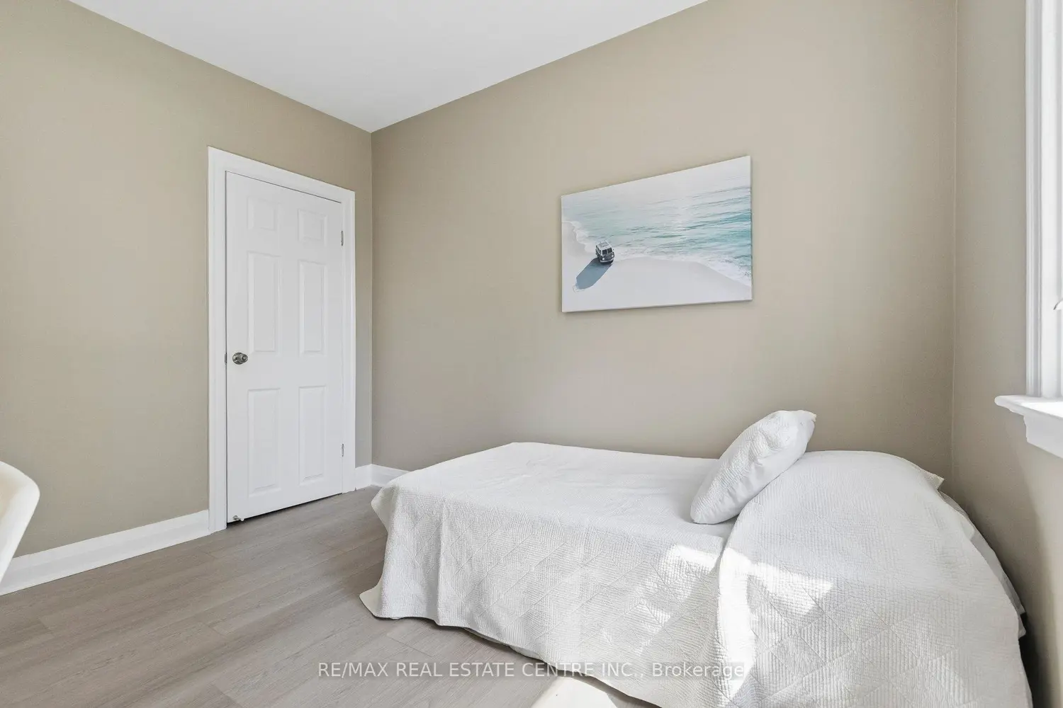 194 Silvercreek Parkway photo 4